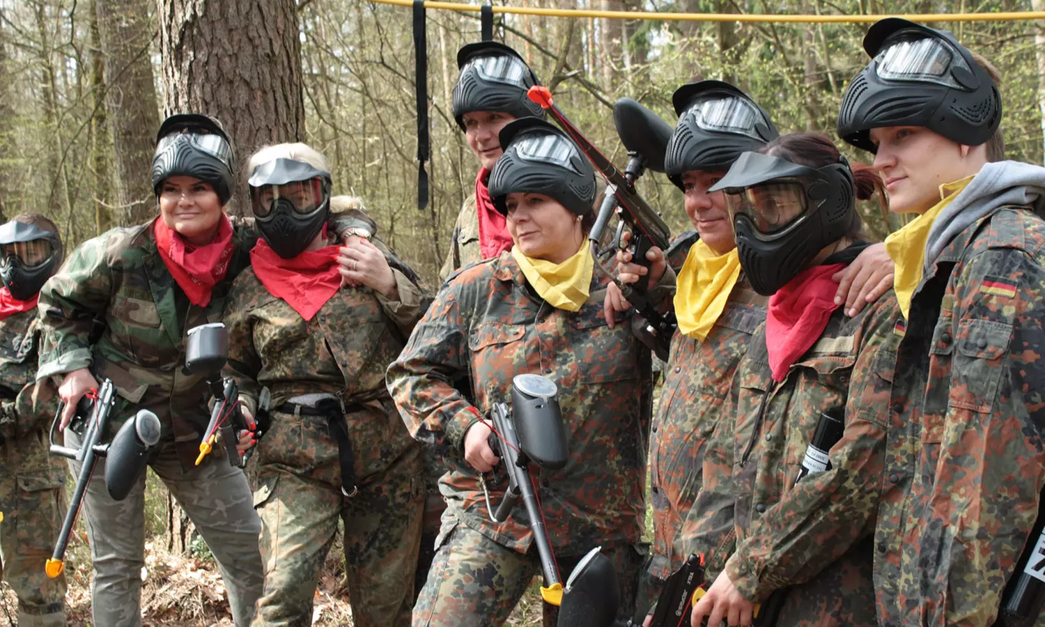 Paintball Party dla 10-18 osób: do 3000 kulek i wspólny grill po grze