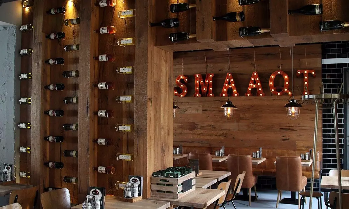 Rondvaart van 75 minuten door Amsterdam met daarna een burgermenu