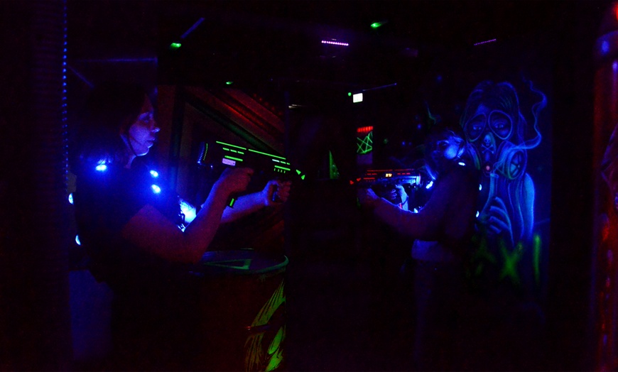 Image 2: Rozrywka w laserowym świecie! Gra Laser Tag dla 6-12 osób