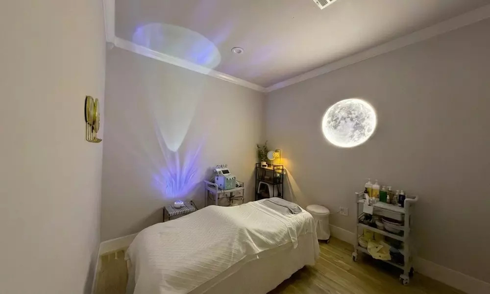 Luxury Pampering: Swedish Massage, Glow Facial & Head Therapy