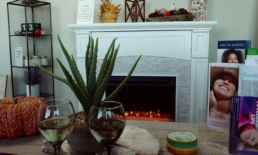 Image 4: One 50-Minute or 80-Minute Couples Massage for Two in a Couples Suite