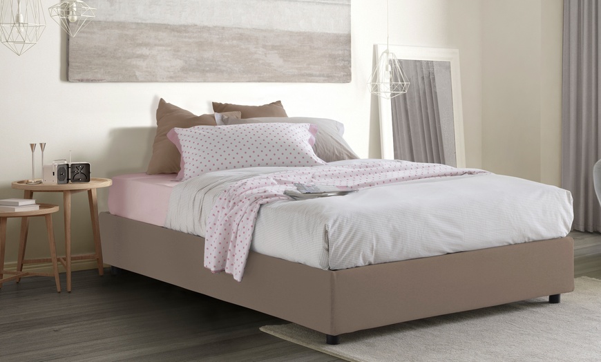 Image 17: Lit double sommier "Silvia" avec coffre de rangement, option matelas 