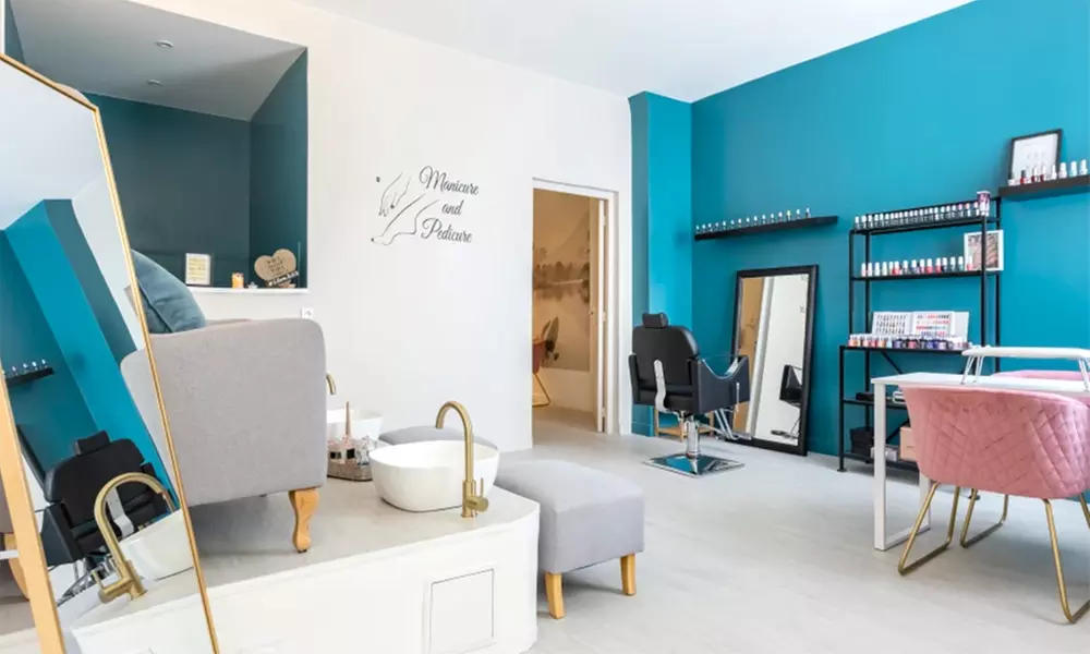 Shampoing, coupe et brushing avec couleur et balayage en option