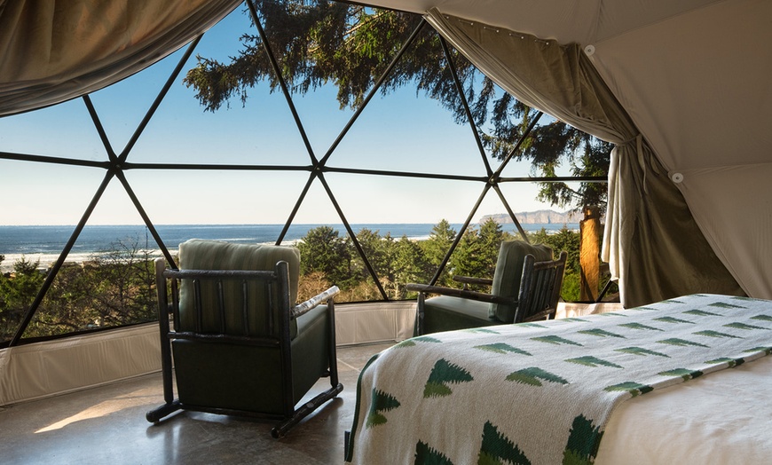Image 4: Luxury Glamping Domes & Mirror Cabins on the Oregon coast