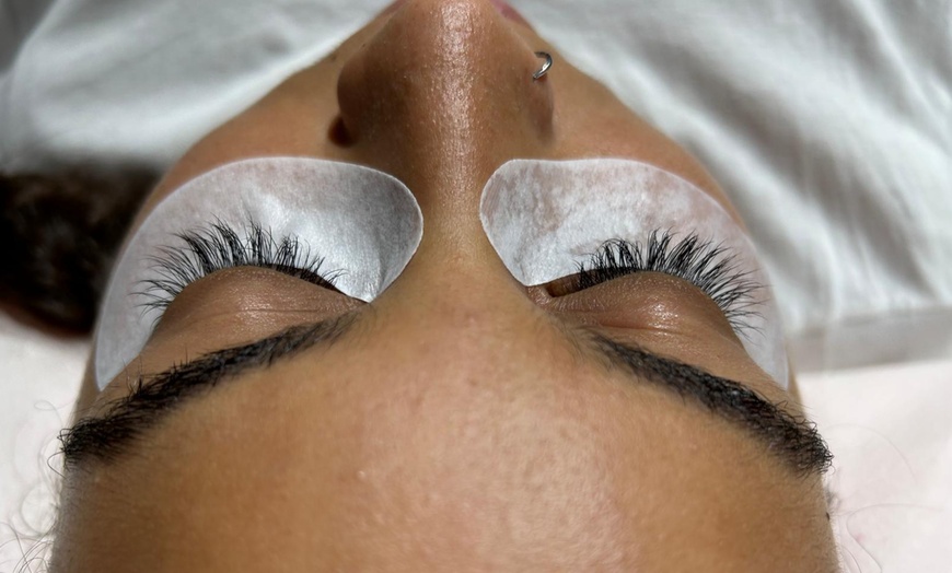 Image 3: Lifting y tinte de pestañas con opción a diseño y depilación de cejas