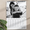 Image 1: Faites de chaque mois une fête avec un calendrier photo personnalisé