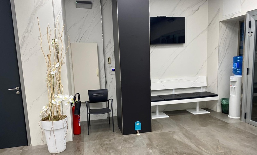 Image 3: 1 o 2 sesiones de limpieza bucal con opción a blanqueamiento 