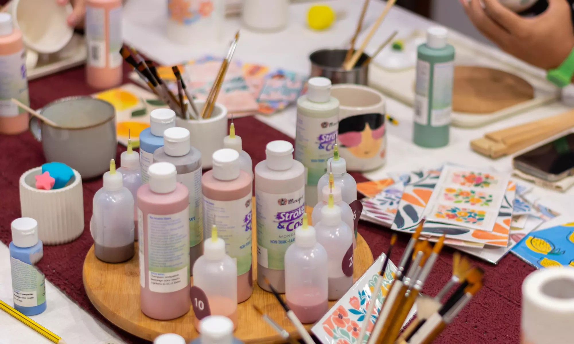 Taller de pintura en cerámica con bebida