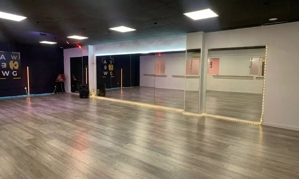 1 mes de clases de baile cubbá con opción a danza urbana para 1