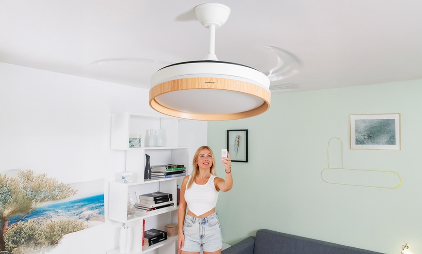 Image 5: Ventilateur de plafond, lumière LED, 4 pales rétractables Innovagoods
