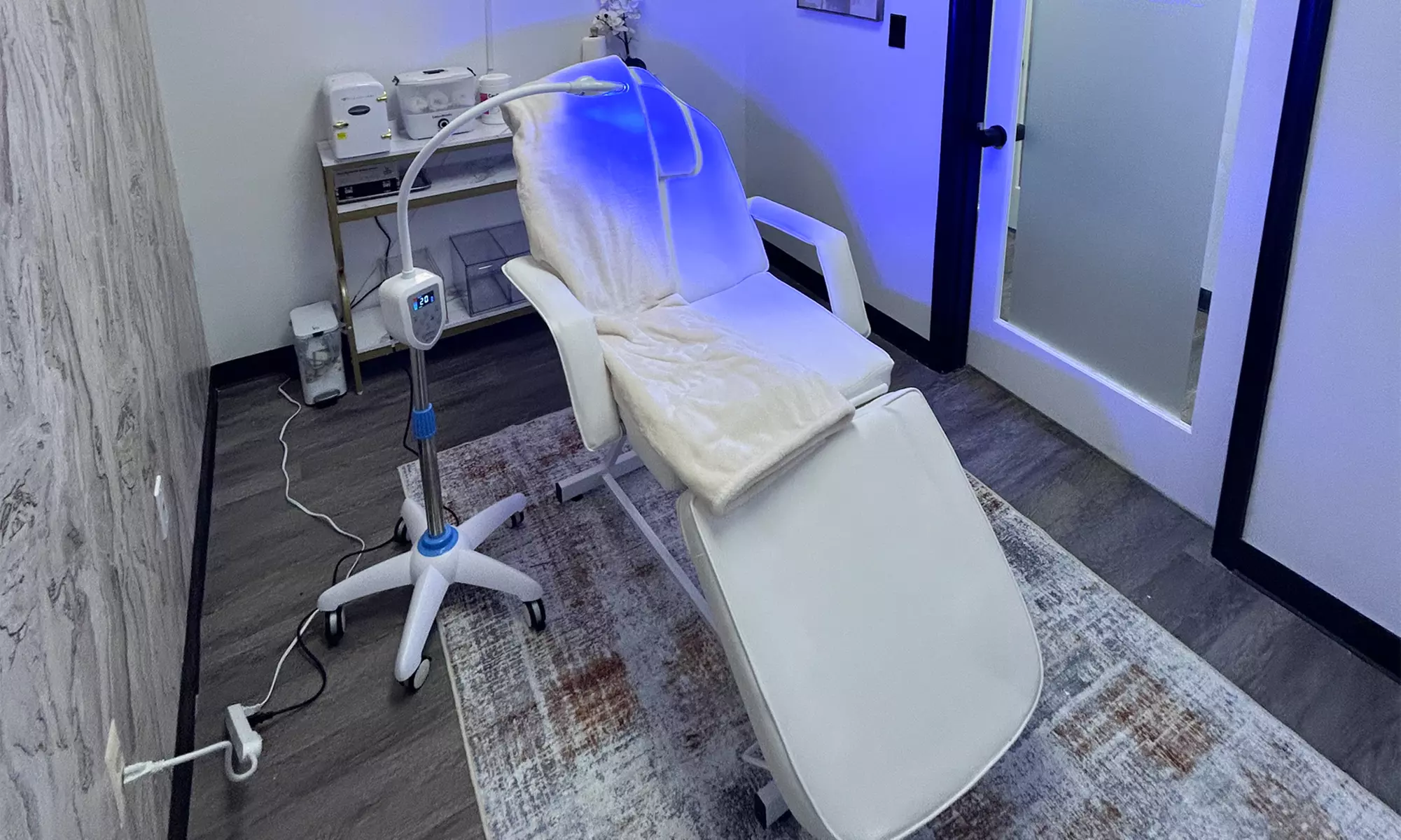 40- or 60-Min Whitening Session or 20-Min Session for First-Timers