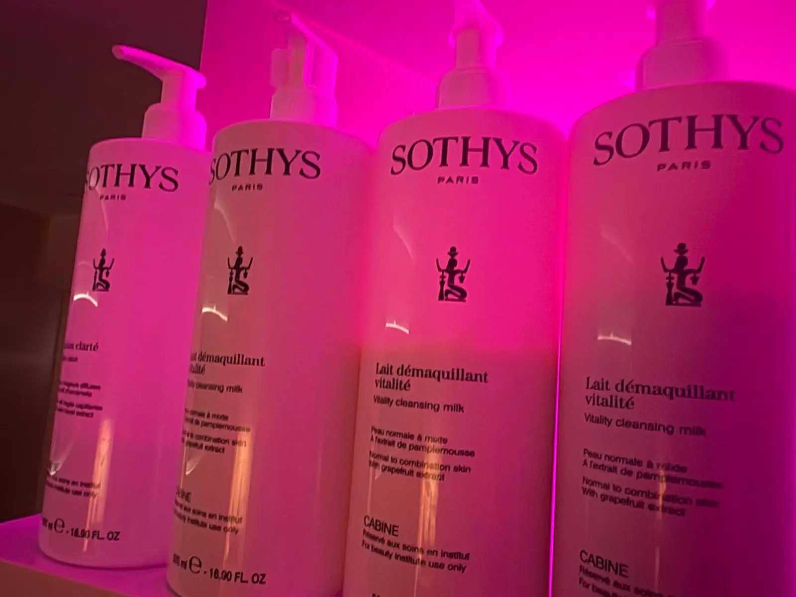 Ervaar luxe gelaatsverzorging met ontspanning en een frisse huid