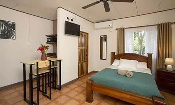 ✈ 7-Night Costa Rica Volcano & Caribbean Beach Vacation w/Air