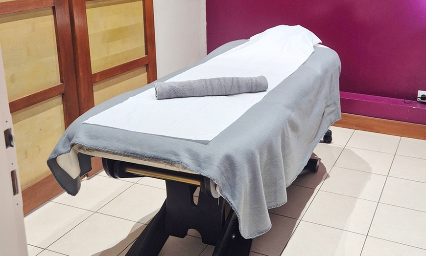 Image 3: Massage du visage et du cuir chevelu ou massage relaxant