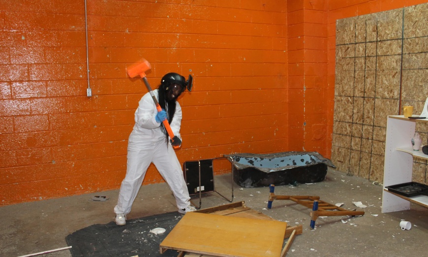 Image 2: 30-min Rage Room Experience: Smash and Release Stress in Detroit