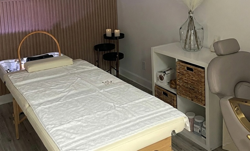 Image 2: Head Spa with Scalp Massage with Aromatherapy & Facial Options