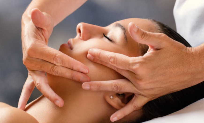 Image 9: Hollywood peeling con carbón activo y láser o limpieza facial prémium 