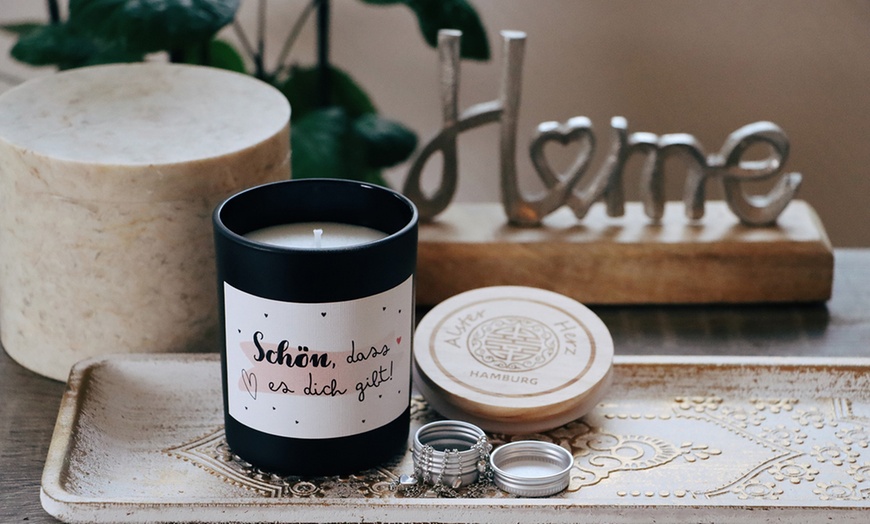 Image 5: Schmuck-Kerze mit versteckter Halskette