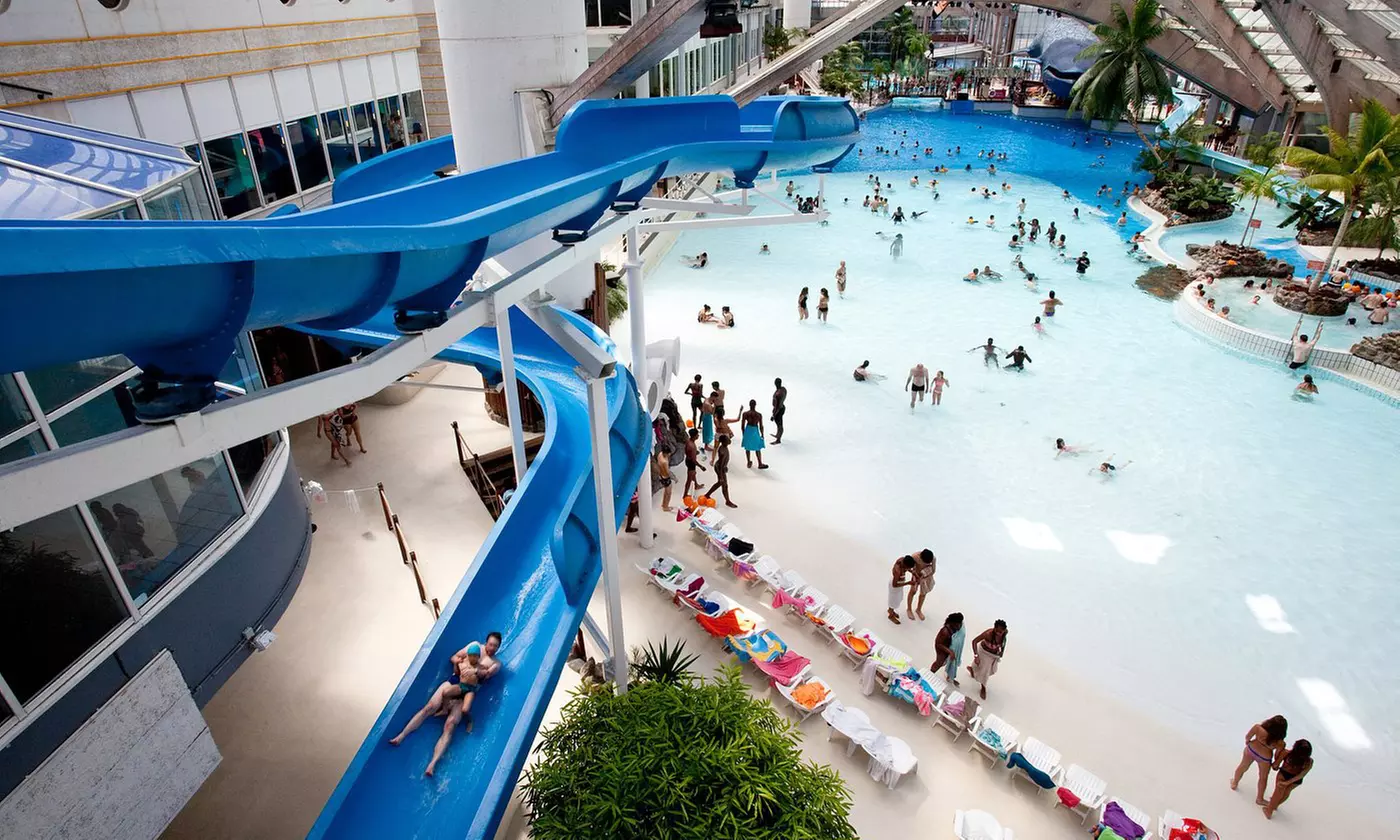 Aquaboulevard de Paris avec billet simple ou carte annuelle Baleine