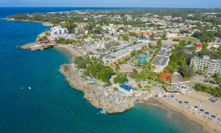 Image 2: ✈ 4 or 7-Night All Inclusive Dominican Republic Vacation with Air
