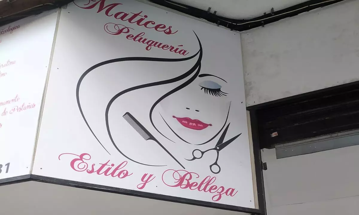 Sesión de peluquería con lavado, masaje, cortes, tinte e hidratación