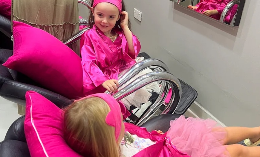 Image 2: Indulge in Revitalizing Facial Treatments For Relaxation