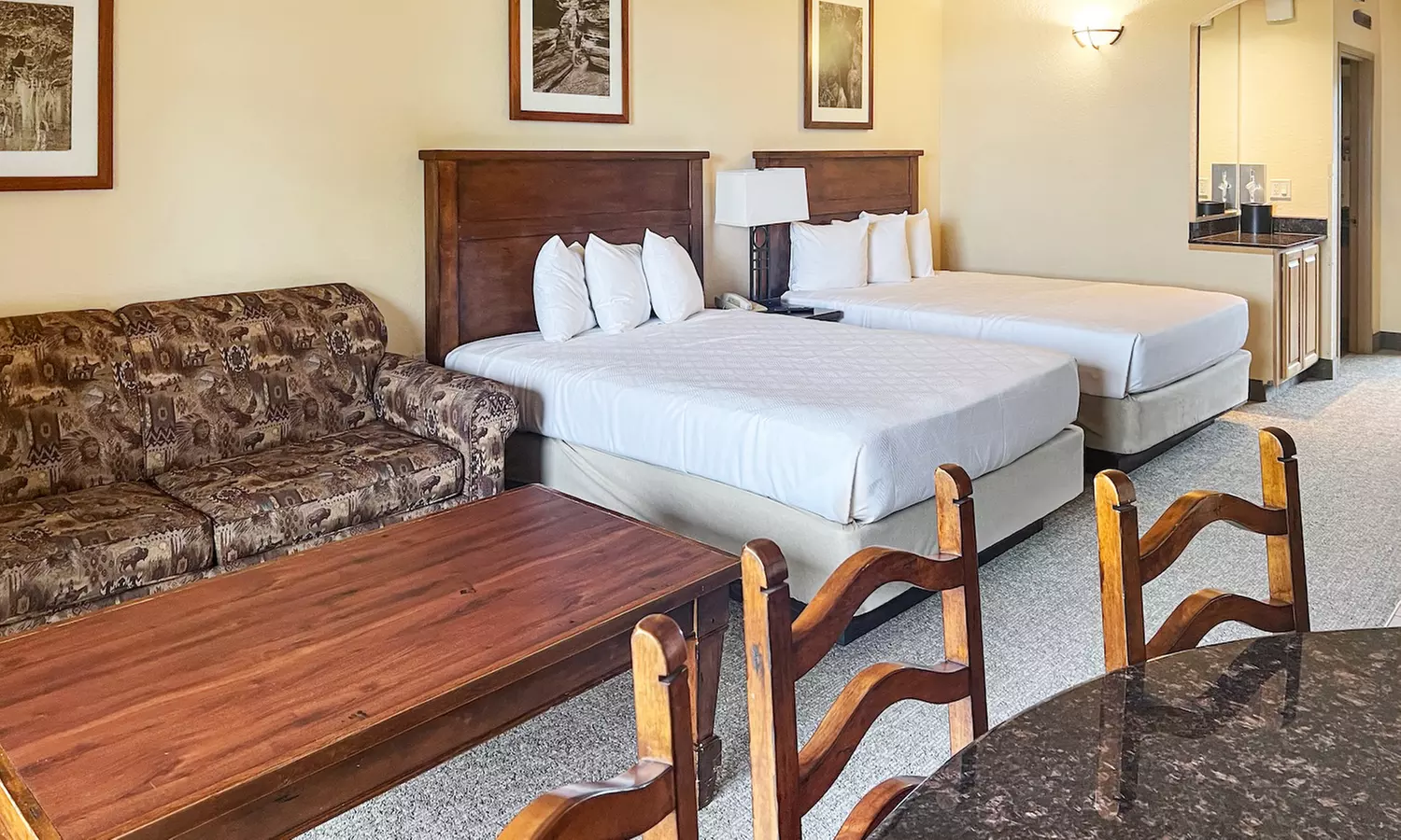 Wisconsin Dells Resort with Indoor Water Park