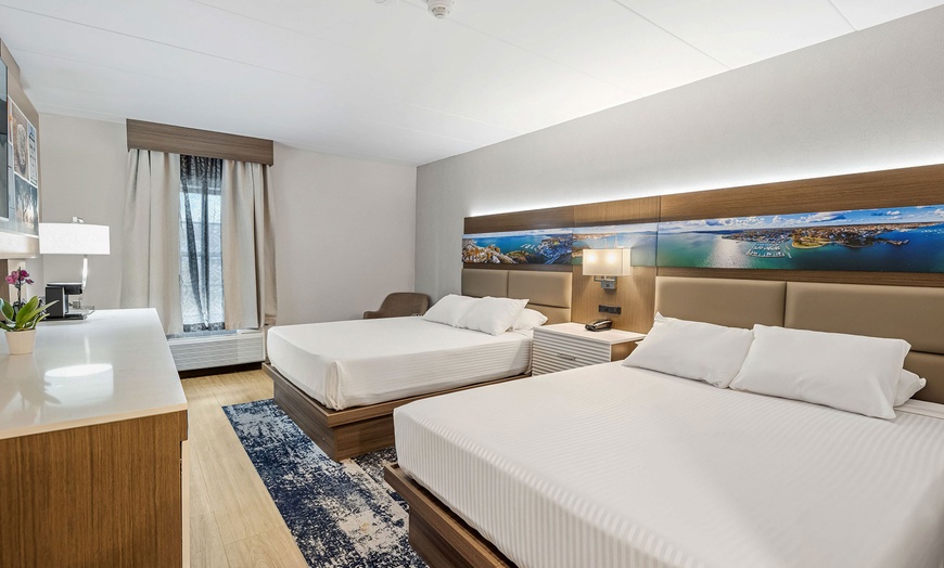 Image 4: Stay at the heart of Historic Plymouth w/ $25 Spa Credit