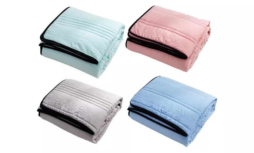 Image 21: Air-Conditioned Thin Quilt