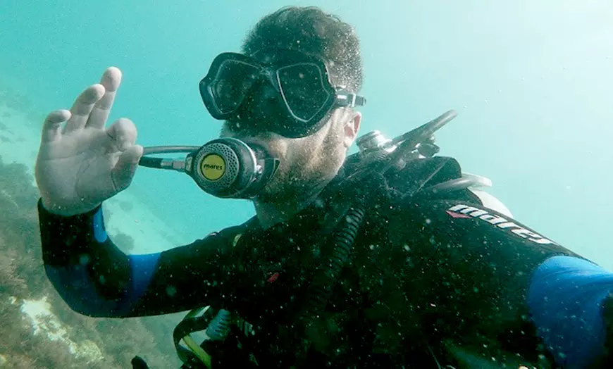 Image 2: Bautismo de buceo con casi 1 hora de inmersión para 1 o 2 personas