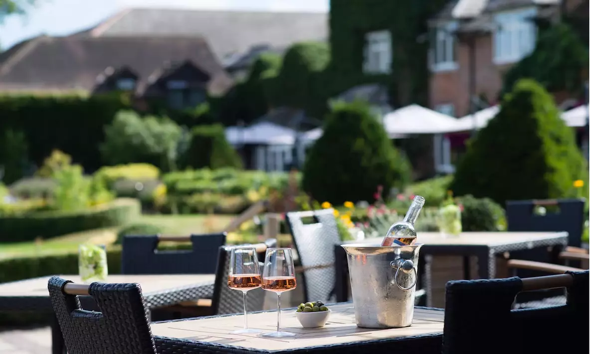 North Warwickshire: 4* Stay with Breakfast and 3-Course Buffet Dinner