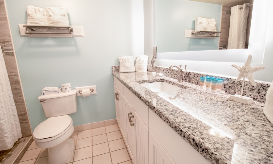 Image 17: Charming Beachside Retreat in Pawleys Island, SC