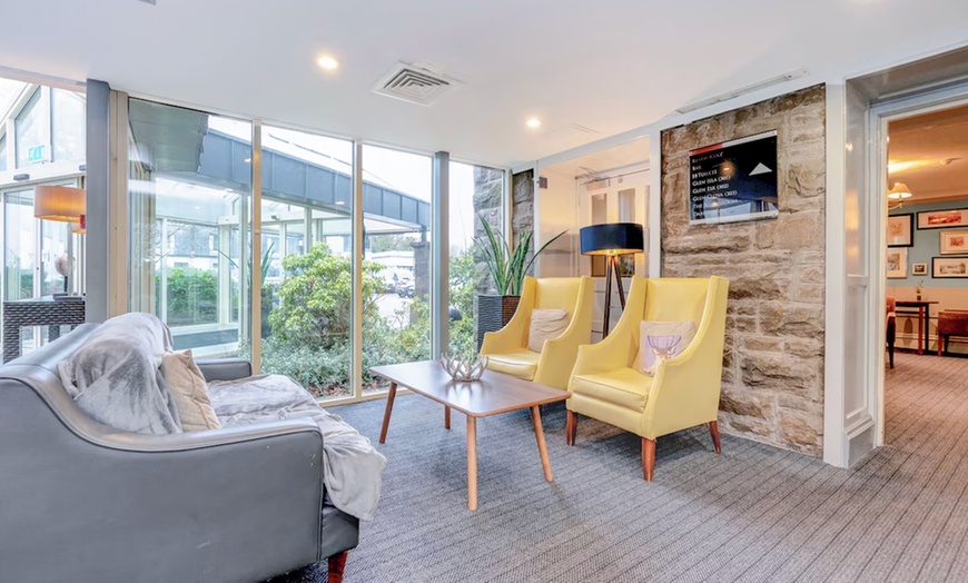 Image 11: Dundee: Elegant 4* Stay with Breakfast & Dinner