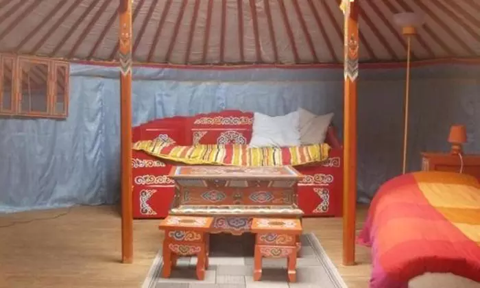 Proche Saint-Malo : yourte ou roulotte avec petit-déjeuner