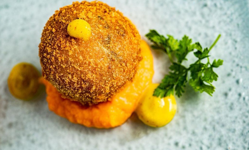 Image 4: Menú de tapas o menú prémium para 2 o 4 con vino y opción a cava