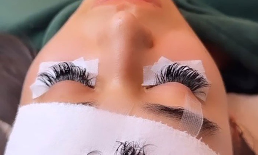 Image 3: Enjoy a Classic, Volume, or Full Set of Stunning Eyelash Extensions