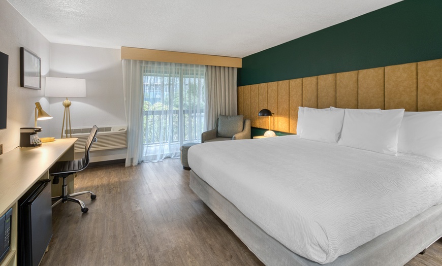 Image 11: Member Pricing: Relaxing Portland-Area Stay w/ Pool & Free Breakfast