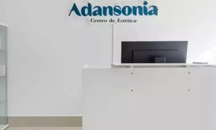 Eliminación de manchas en la piel con láser en Adansonia