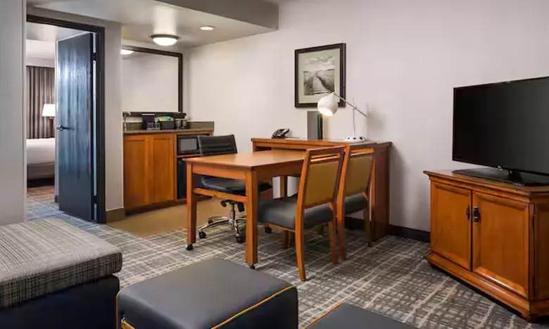 Embassy Suites by Hilton Austin Central Hotel - Spacious Suites & Free Breakfast Near Downtown Austin
