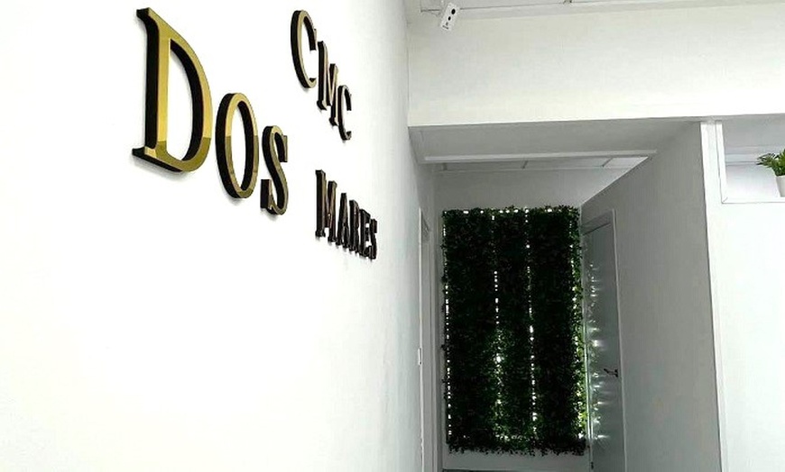 Image 7: Tratamiento facial reafirmante inyectado con mesoterapia y retoque