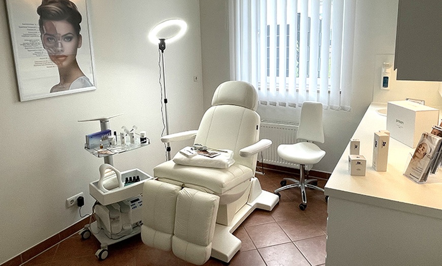 Image 2: 60 Min. Mesotherapie für den ganzen Kopf oder Oberkopf für 1 Person