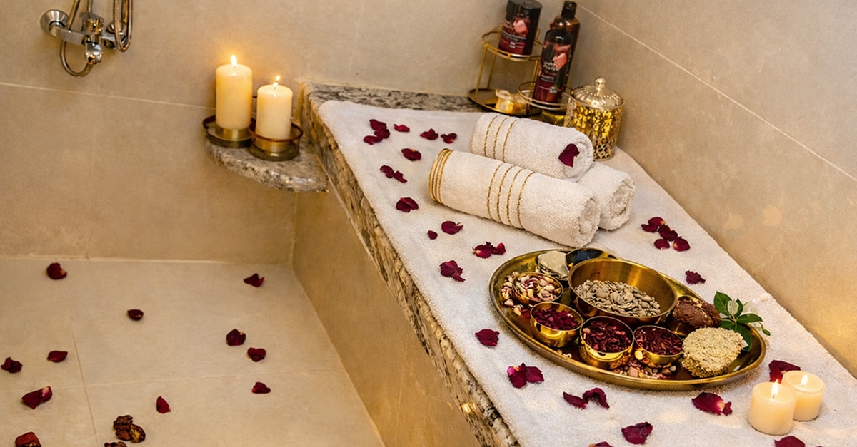 Full Body Aromatherapy Spa + Optional Blowdry Or Moroccan Bath Full Body Aromatherapy Spa + Optional Blowdry Or Moroccan Bath