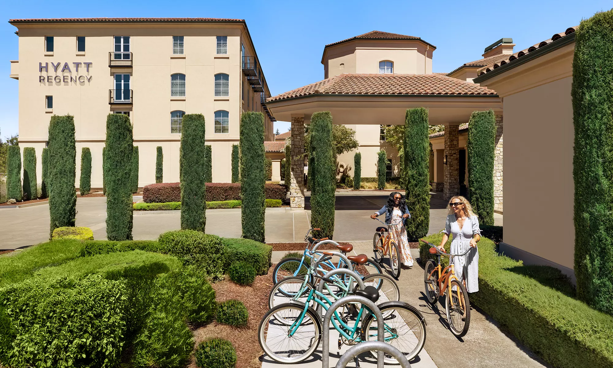 Hotel in California Wine Country with Outdoor Pool & Local Tastings
