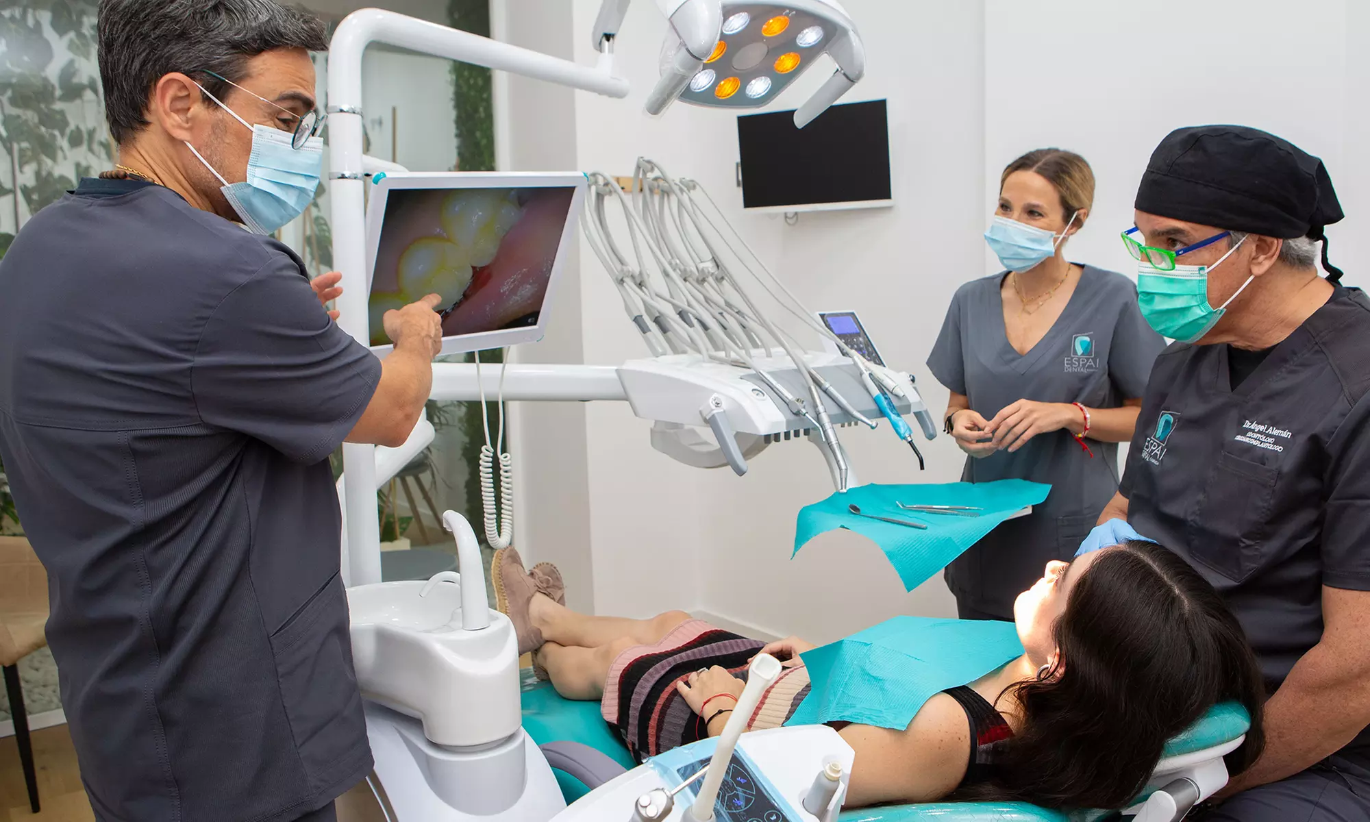 Limpieza bucal con pulido, fluoración, revisión y radiografía