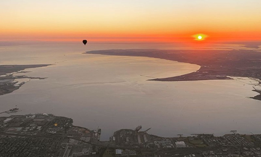 Image 4: Weekday Sunrise Balloon Flight Over Geelong w/ Breakfast for 1 or 2