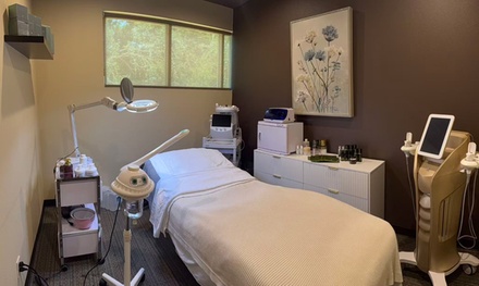 One 60-Min Chemical Peel Session - Lumoraskincare