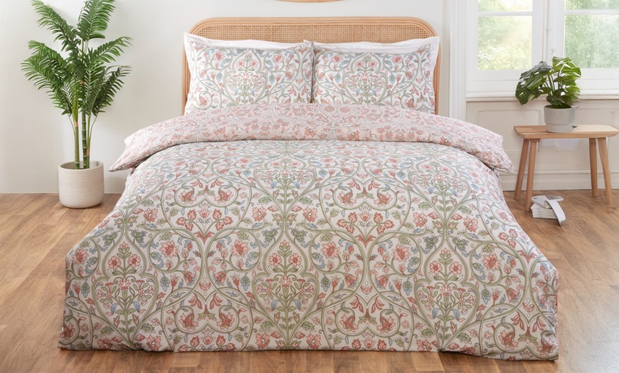 Image 8: Harrow Floral Reversible Duvet Set