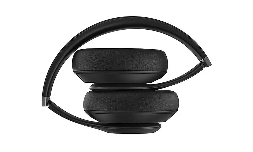 Image 5: New Beats Studio Pro Wireless Noise Cancelling Headphones 
