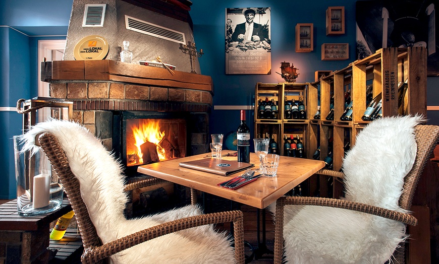 Image 2: Exklusives Fonduedinner mit Feuerzangenbowle und optionalem Käsefondue