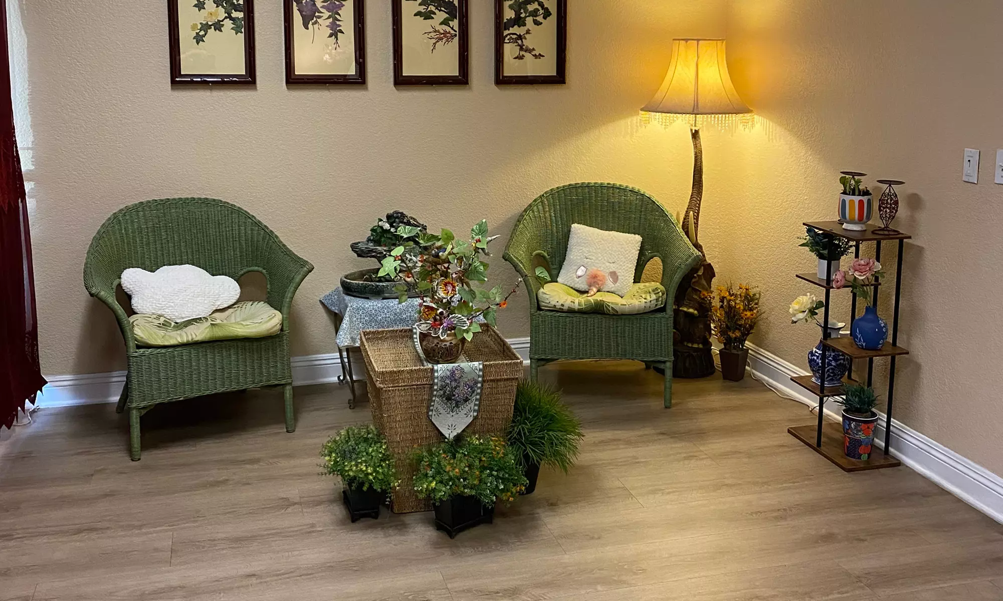 One or Couples 60-Min Thai Massage with Optional Oil and Hot Stones